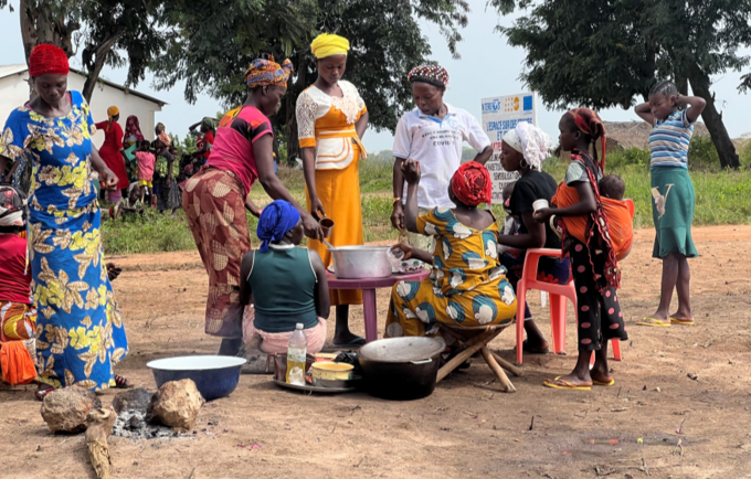 Women from the safe space of Boukaya (North-West of CAR) selling their food products/Photo credit UNFPA CAR
