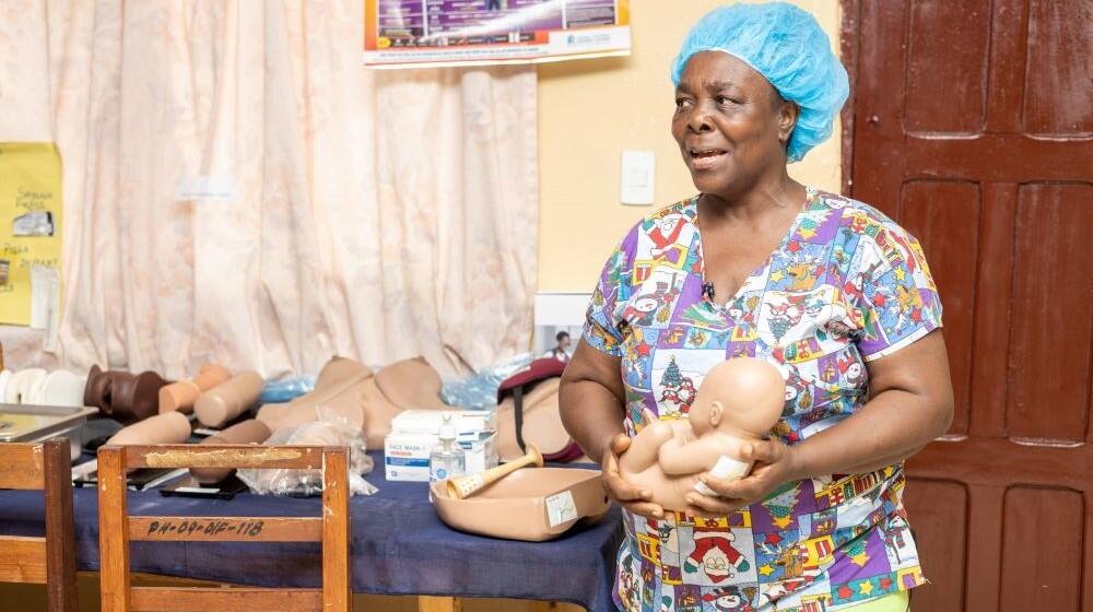 Patty, a midwifery veteran, leads the charge with 30+ years of experience, now utilizing UNFPA-provided tools to revolutionize training