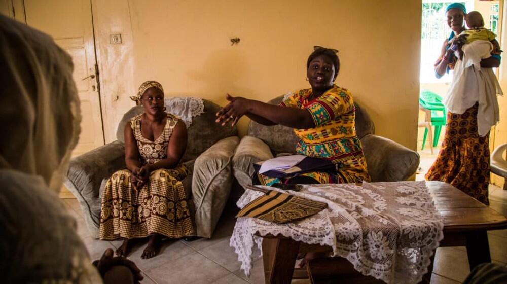 Au Sénégal, imams et marraines de quartier servent de médiateurs entre les femmes et leurs maris