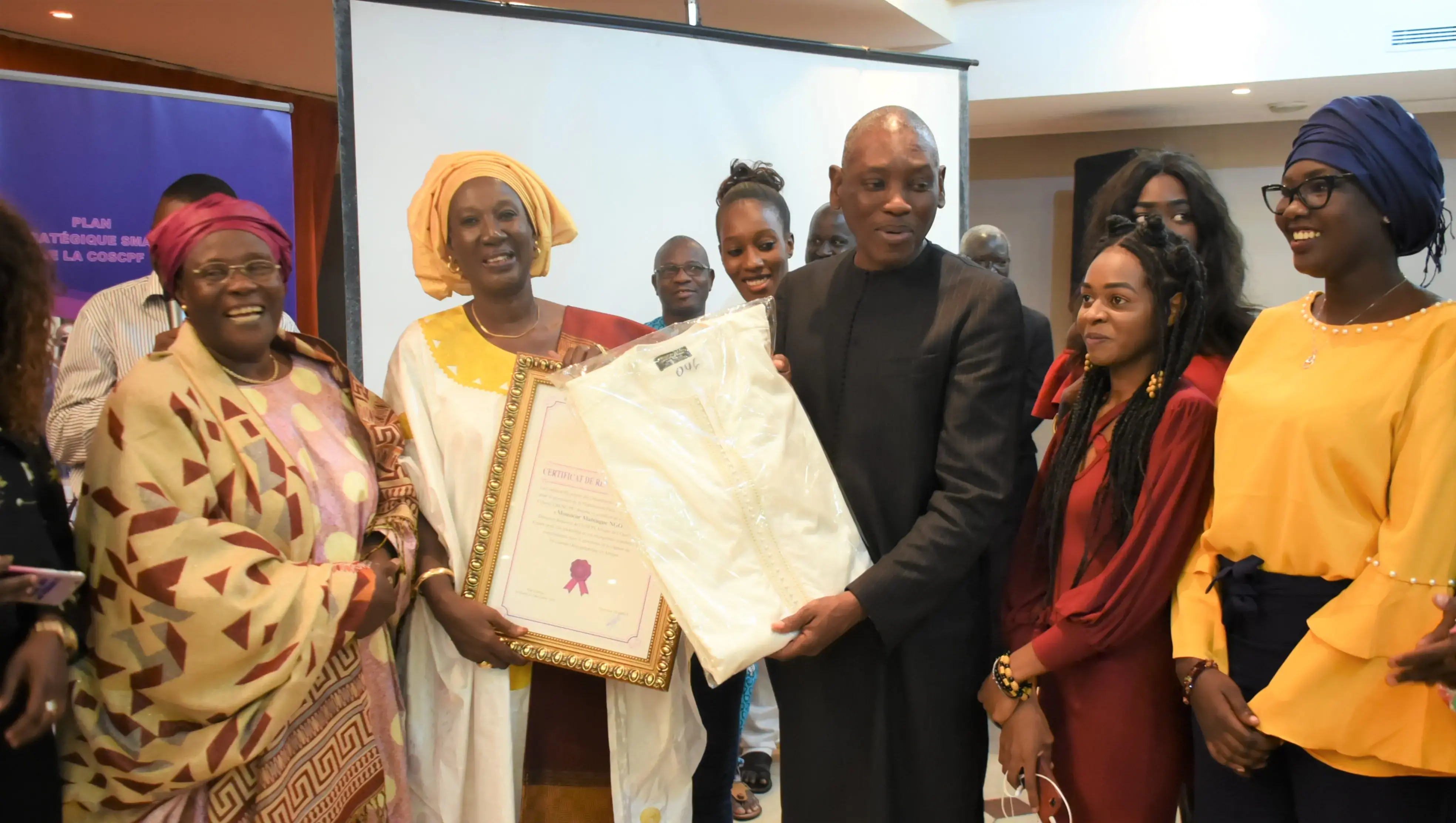 West Africa's regional civil society organizations coalition for family planning honours UNFPA Regional Director  